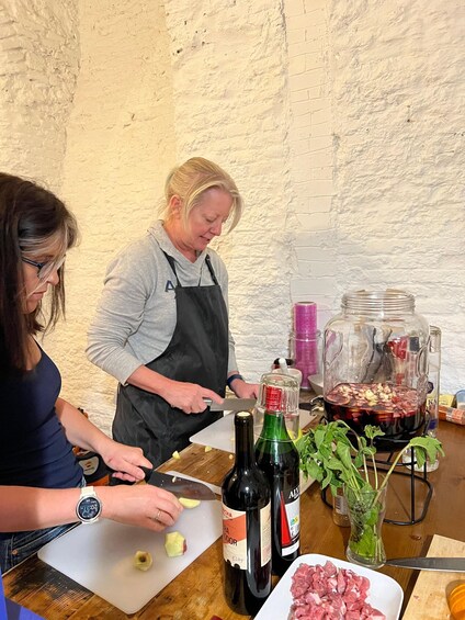 Picture 32 for Activity Madrid: Cook, toast, and enjoy an unlimited paella and sangria experience 4