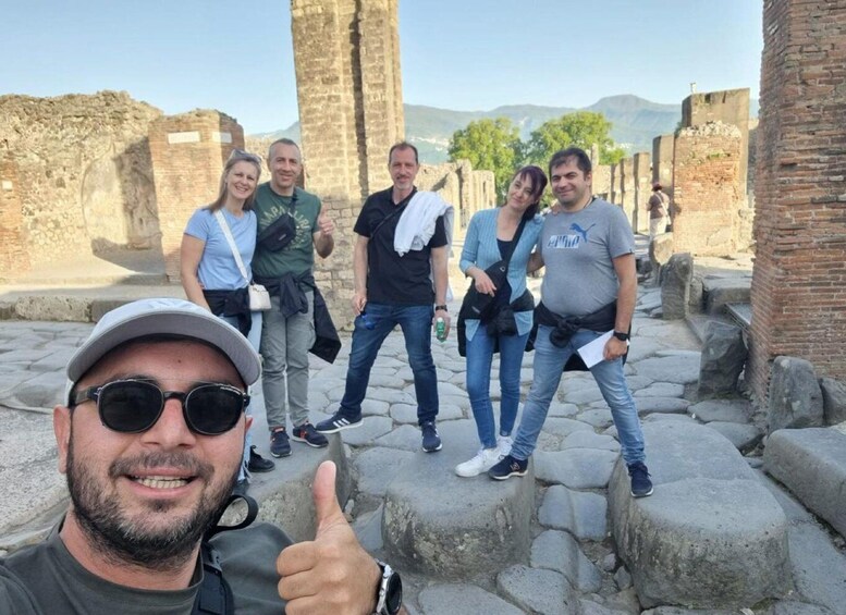 Picture 13 for Activity Pompeii private tour of the new excavations with an aperitif overlooking the archaeological area 5