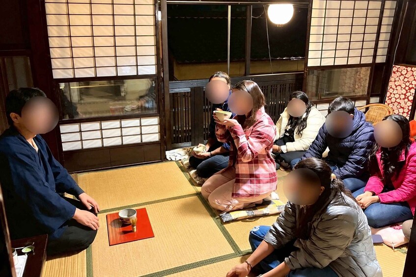 Picture 38 for Activity Gion 160y.o. Building Tour with Matcha & kimono 2