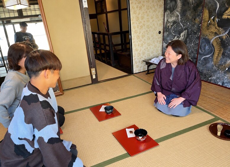 Picture 39 for Activity Gion 160y.o. Building Tour with Matcha & kimono 4
