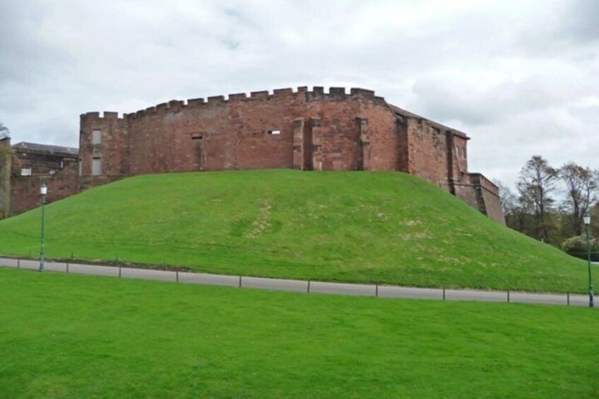 Chester Self-Guided Walking Tour: Landmarks with Audio & Quiz 2