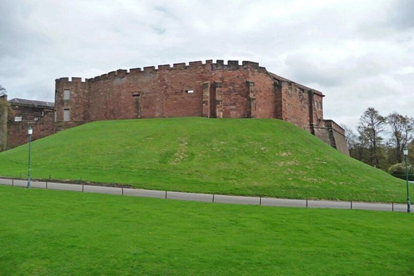 Chester Self-Guided Walking Tour: Landmarks with Audio & Quiz 2