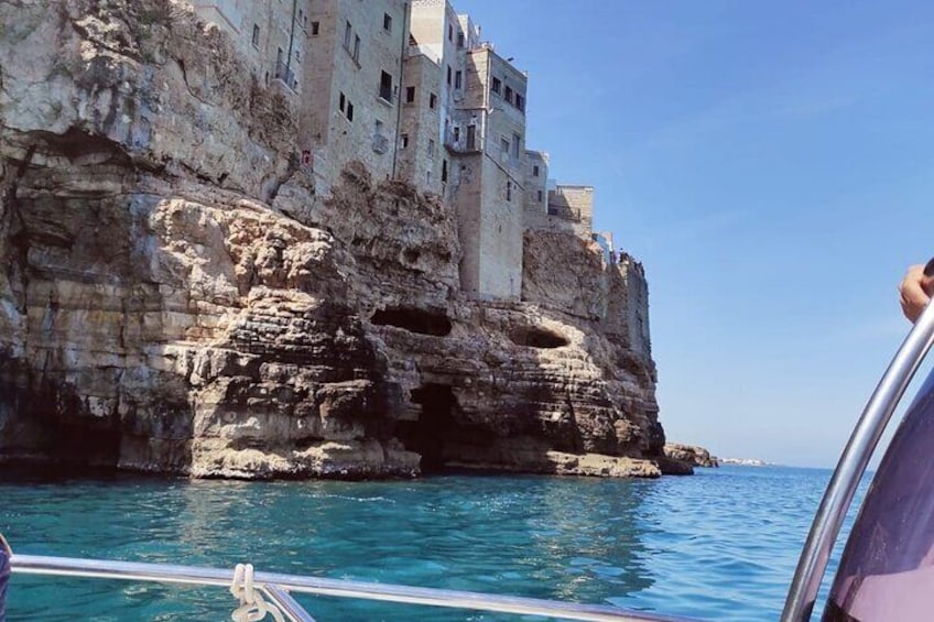 Boat tour from Monopoli to the caves of Polignano a Mare 1