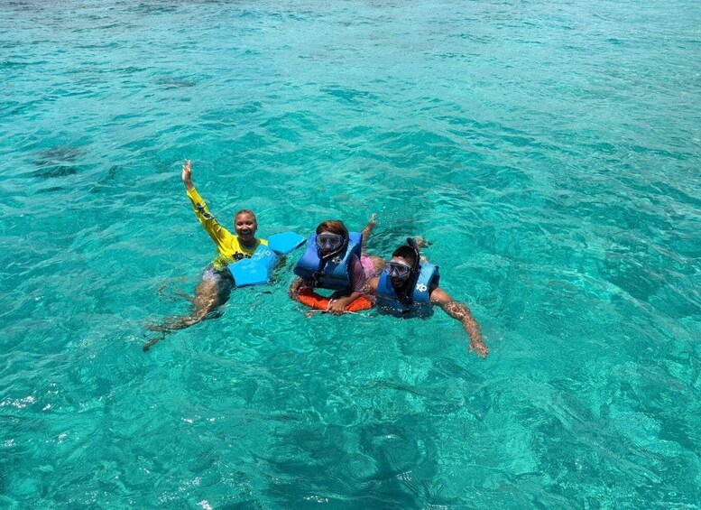 Picture 4 for Activity Nassau: Adults Only Booze & Cruise with Snorkeling and Pigs 5