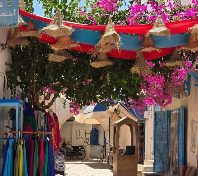 Picture 1 for Activity Djerba: Pottery, El Ghriba Synagogue & Djerbahood Street Art 2
