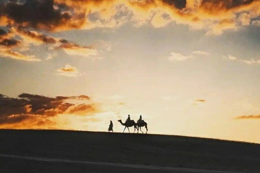 Agafay Desert Camel Ride with Moroccan Dinner and Fire Show 3