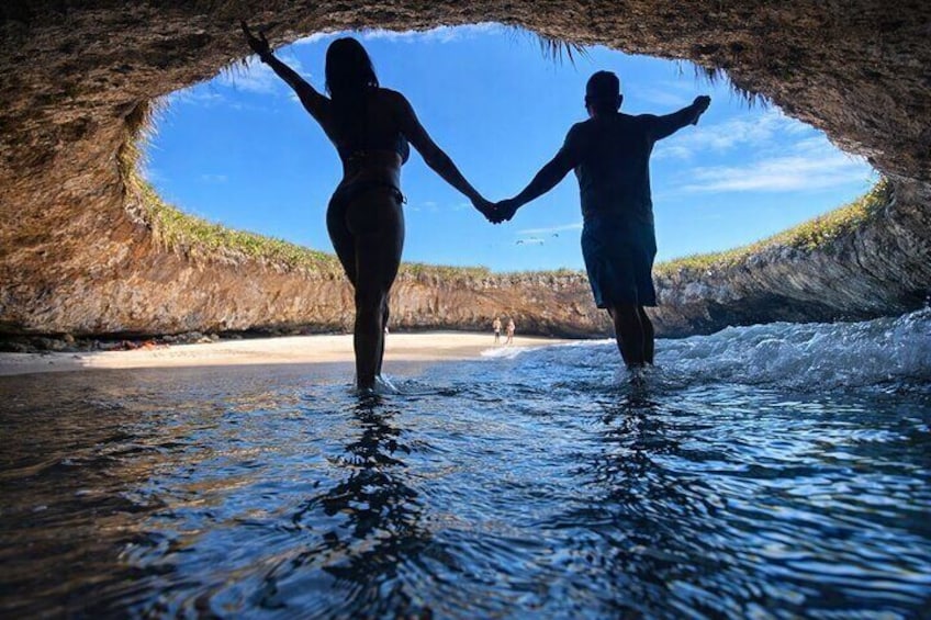 Guaranteed Hidden Beach • Private : up to 4 pers. • Punta Mita 1