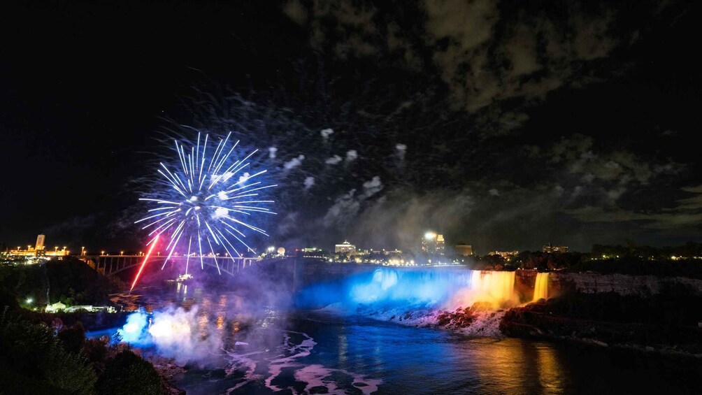 Toronto: Niagara Falls Evening Tour with Optional Cruise 1