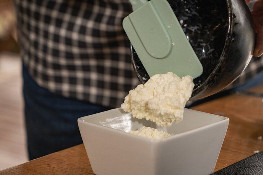 Birchs Bay Cheese Making Experience - Private 5
