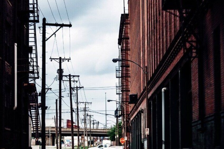 St. Louis Haunted Pub Crawl Ghost Stories and Drinks 4