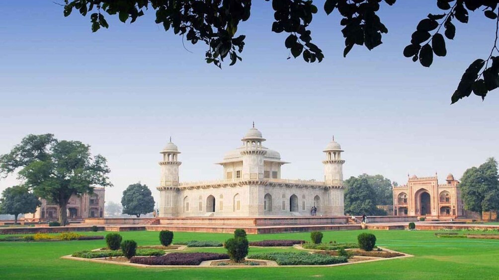 Picture 11 for Activity All-Inclusive Day Trip Taj Mahal Tour (from Delhi) 4