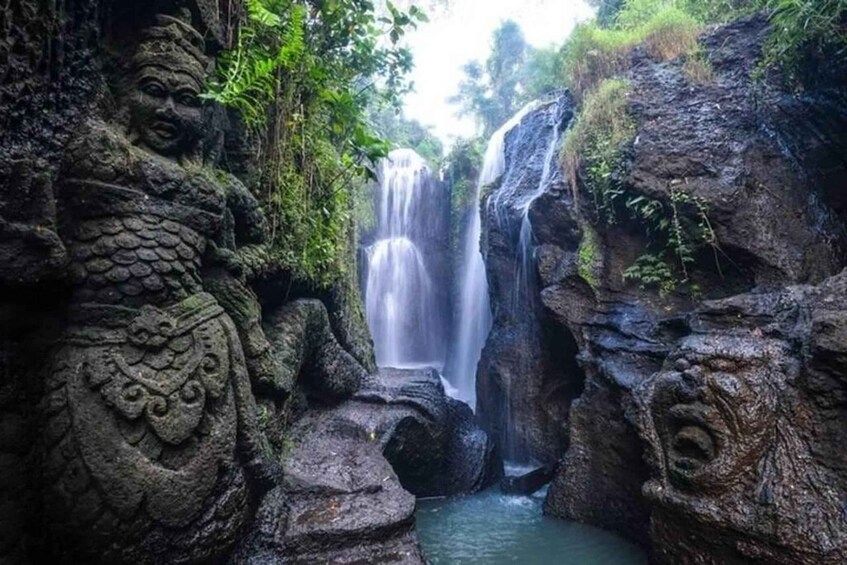 Picture 5 for Activity Bali: Taman Beji Griya, Taman Ayun & Monkey Forest Tour 2