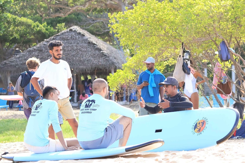 SurfLessons in Arugambay : certified + safe training 1