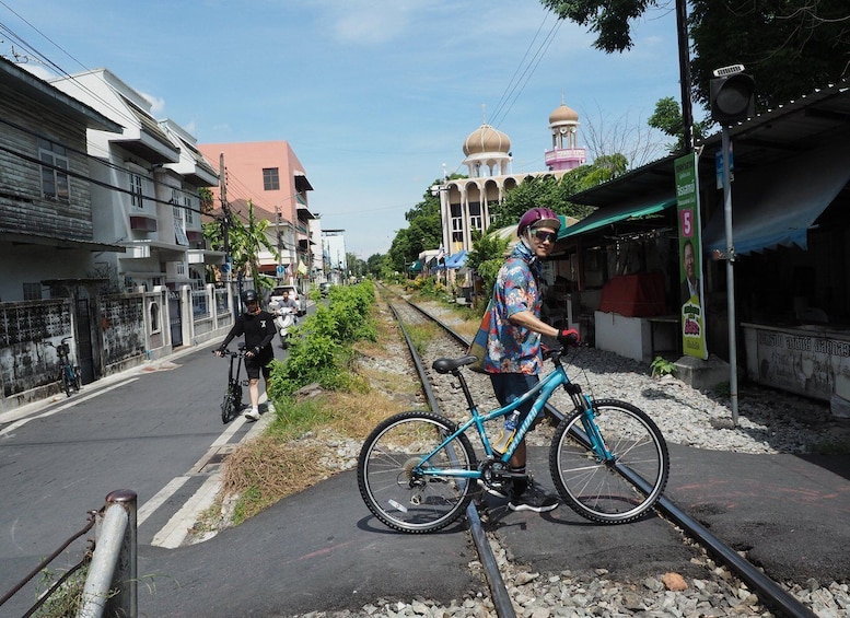 Picture 67 for Activity Bangkok: Thonburi Bike Tour Meal and snack 3