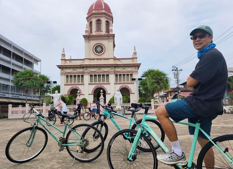 Bangkok: Thonburi Bike Tour Meal and snack 1
