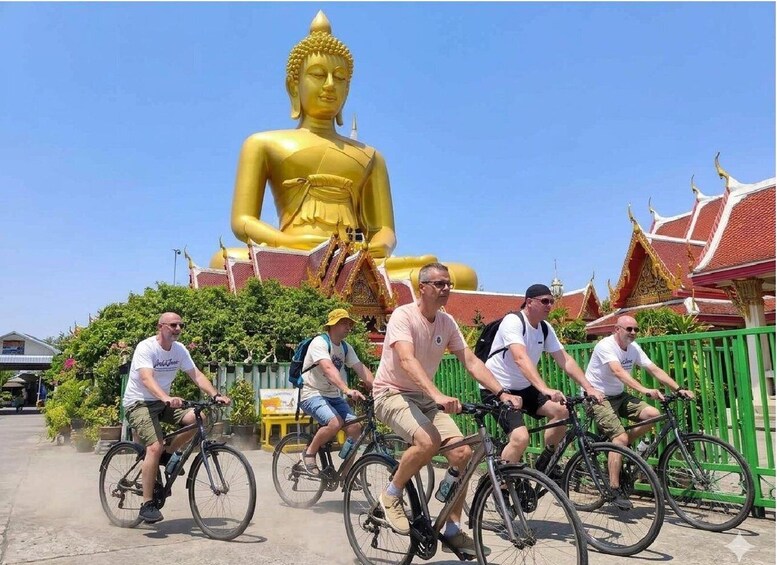 Bangkok: Thonburi Bike Tour Meal and snack 1