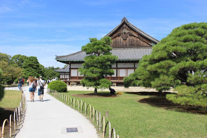 Kyoto: Nijo Castle Tour & Zen Tea Ceremony & Photography 1