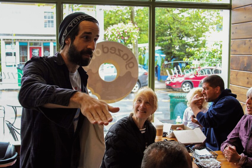 Picture 3 for Activity Gourmet Beacon: Food and History Walking Tour 2