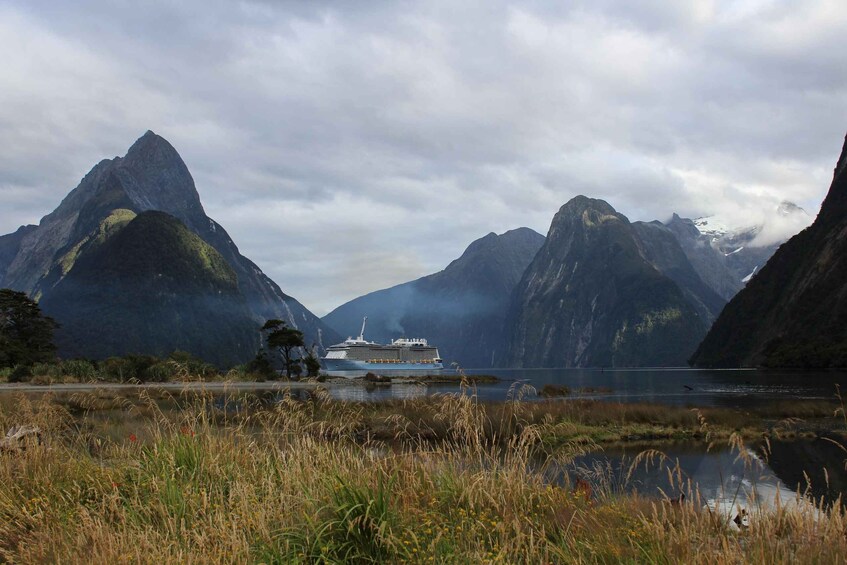 Picture 3 for Activity Wānaka: Milford Sound Ultimate Experience Scenic Flight 3