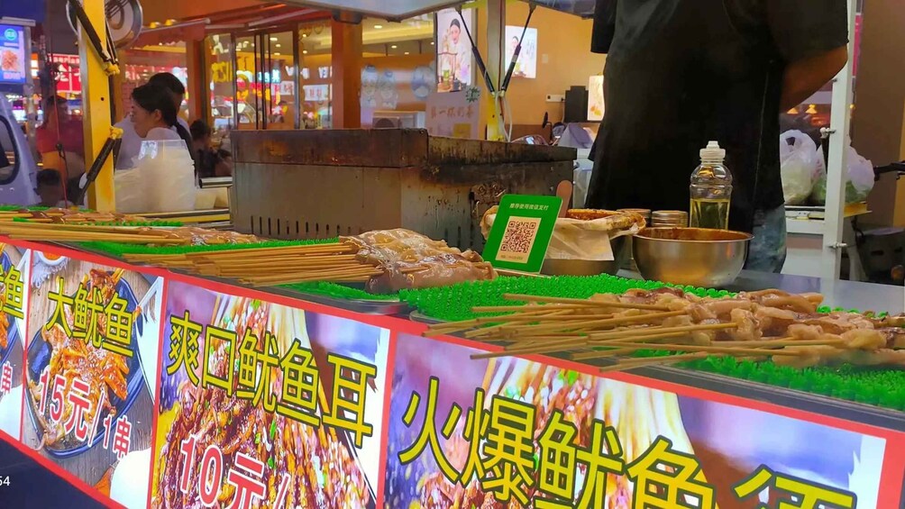 Picture 9 for Activity Qingdao delicious seafood with beer or night city tour 3