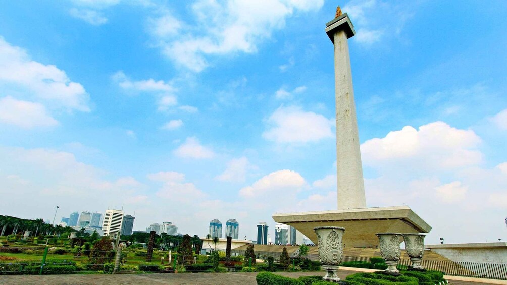 Picture 1 for Activity Jakarta: Guided Instagram Tour of Monas 2