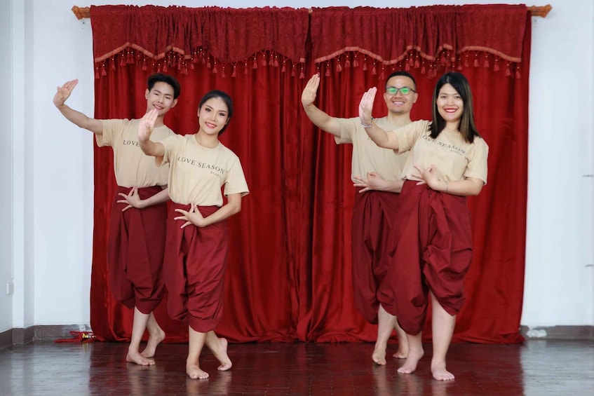Picture 4 for Activity Chiang Mai: Thai Dance Class & Thai Costume Rental 2