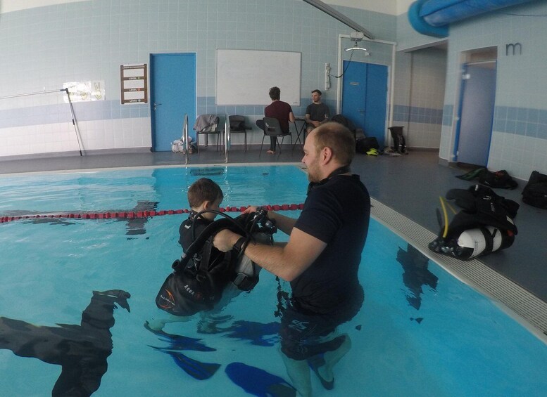 Picture 5 for Activity Stirling: Discover Scuba Diving/Try Dive 3