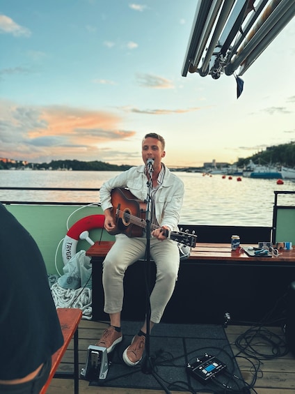Picture 5 for Activity Stockholm: Kungsholmen 2-hour Live Music Raft Tour (BYO) 4