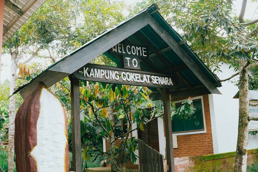 Picture 2 for Activity Gangga: Half-Day Heritage, Waterfall & Food Experience 2