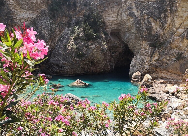 Picture 1 for Activity Gazipaşa Delik Deniz King’s Bay & Syedra Castle City Tour 4