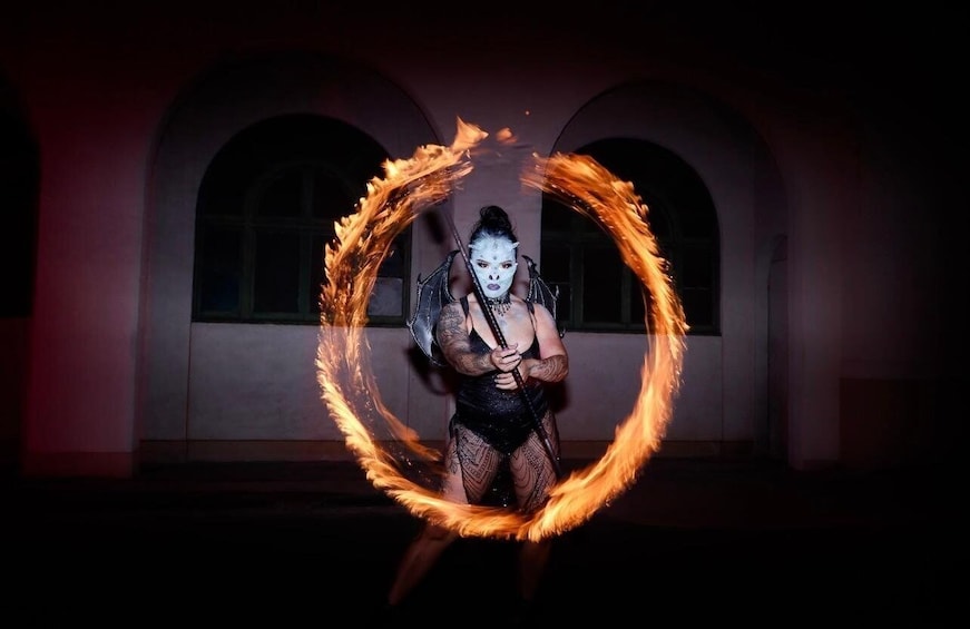 Fire Dance Class & Show for Groups in Waikiki 1