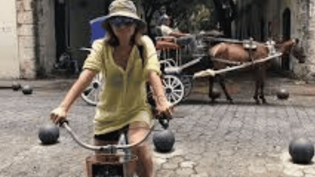 Picture 4 for Activity Santo Domingo: Colonial Zone Private Guided Bike Tour 5