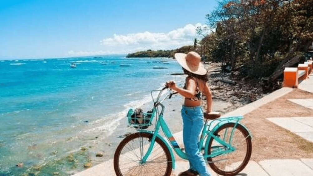 Picture 1 for Activity Santo Domingo: Colonial Zone Private Guided Bike Tour 2