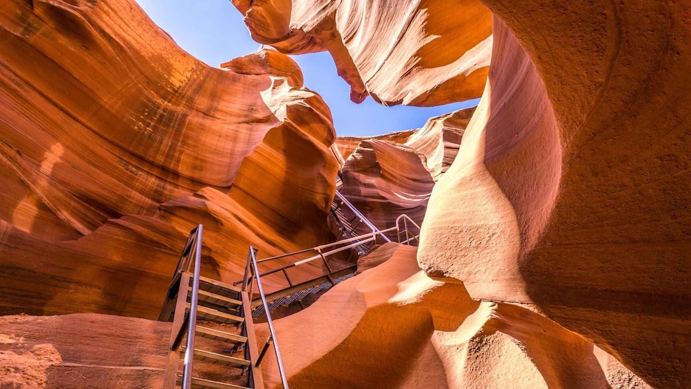 Picture 1 for Activity Grand Canyon: Horseshoe Bend & Antelope Canyon Flight & Tour 4