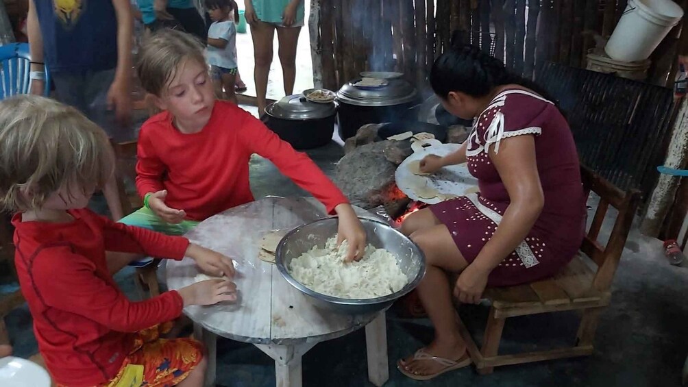 Picture 4 for Activity Mérida: Mayan Cooking Class with Local Cocineras 5