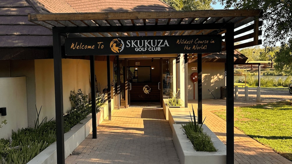 Picture 1 for Activity Kruger National Park: 4-Day Safari and Golf Experience 2