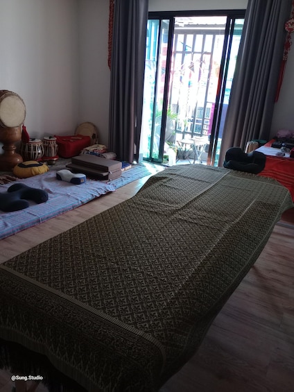 Bangkok: Sound Healing, Bodywork, and Tarot Session 1