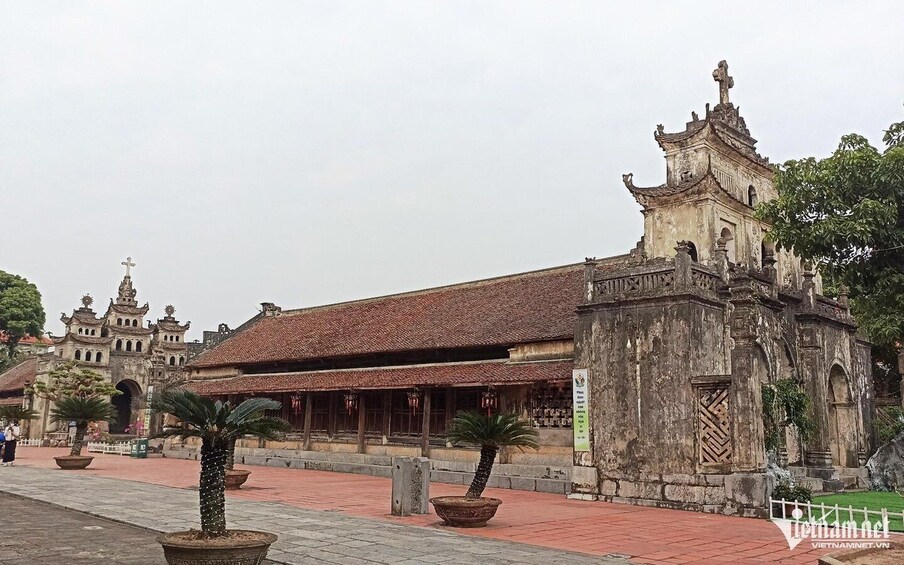 Picture 38 for Activity Ninh Binh: Sunshine Valley Boat, Bich Dong Pagoda, Cathedral 5