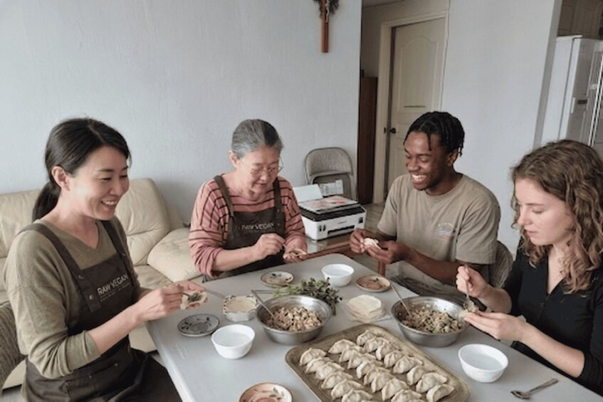 Seoul: Korean Dumpling Cooking Class (Vegan Option) 1