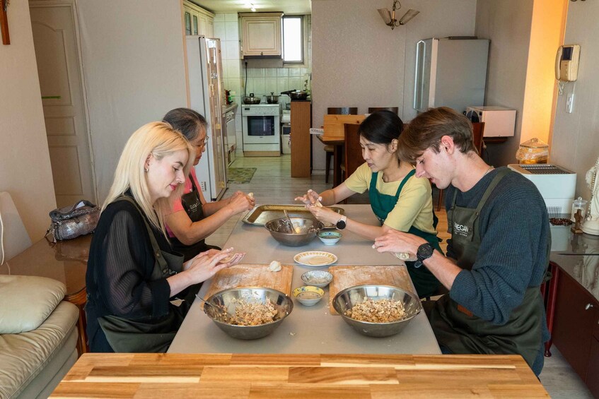Picture 29 for Activity Seoul: Korean Mandu (Dumpling) Cooking Class – Vegan Option 2