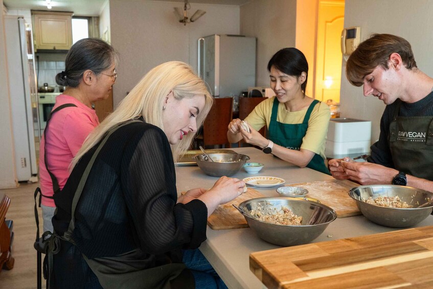 Seoul: Korean Mandu (Dumpling) Cooking Class – Vegan Option 1