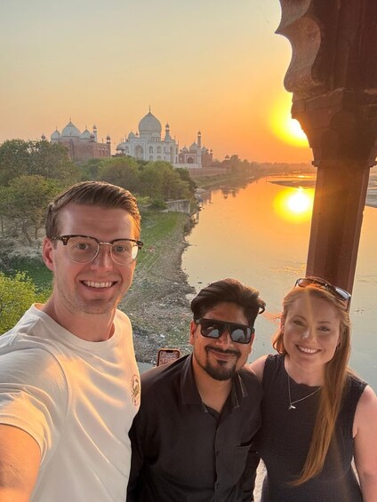 Picture 2 for Activity Agra: Taj Mahal Skip-The-Line and Agra Fort 4