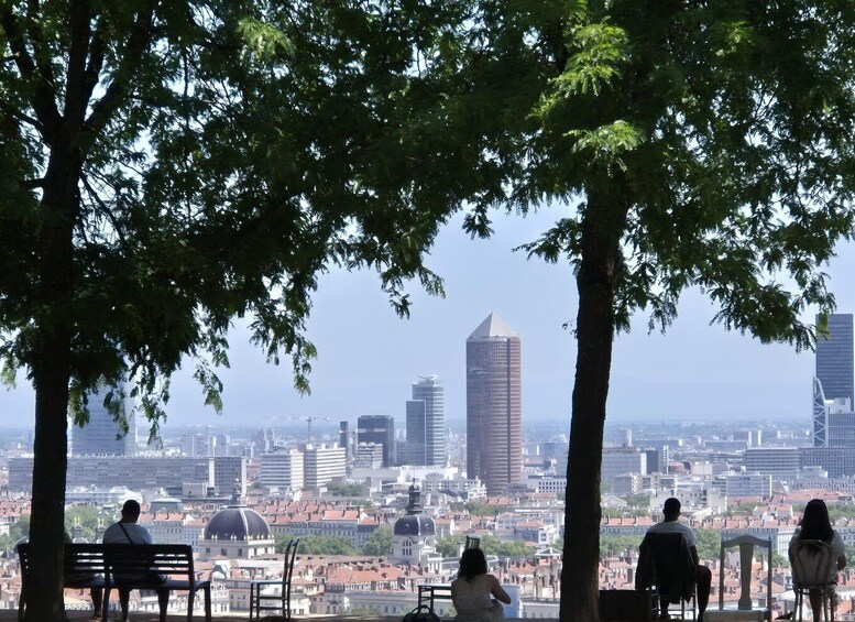 Lyon: City Market Tour and Picnic 1