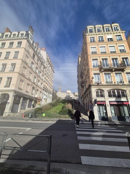 Picture 4 for Activity Lyon: City Market Tour and Picnic 2