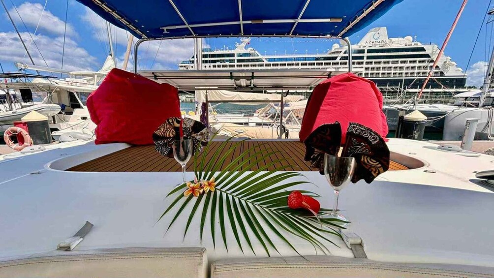 Picture 6 for Activity Papeete: Tahiti Lagoon Cruise with Snacks & Drinks 1