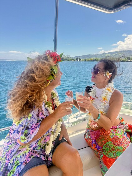 Picture 9 for Activity Papeete: Tahiti Lagoon Cruise with Snacks & Drinks 3