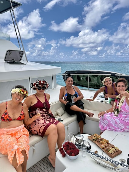 Picture 11 for Activity Papeete: Tahiti Lagoon Cruise with Snacks & Drinks 5