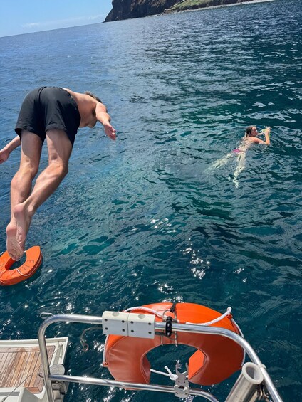 Picture 9 for Activity Half-Day Private Yacht Boat Trip Funchal Snacks & Drinks 2