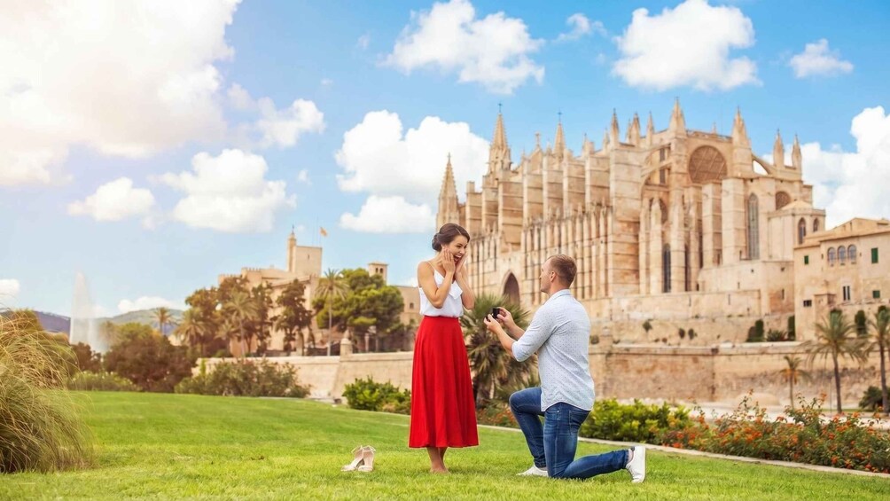 Picture 6 for Activity Palma de Mallorca: Surprise Romantic Proposal Photoshoot 5