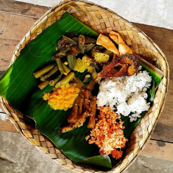 Hidden Lakeside Lunch Experience – Sigiriya 1